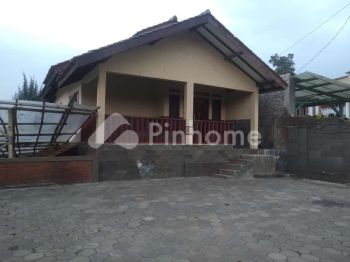 Dijual Rumah Hitung Tanah Lokasi Strategis di Parongpong