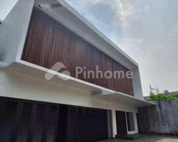 Dijual Rumah Luxury Cantik di Dharmawangsa