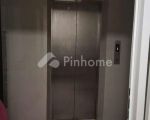 thumbnail-dijual-rumah-lingkungan-asri-di-jalan-raya-di-kebayoran-baru-jakarta-4