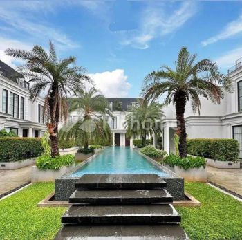 Dijual Rumah Lokasi Strategis di Kemang Modern Classic Townhouse