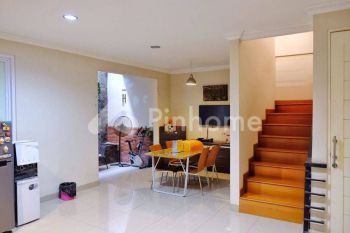 Dijual Rumah Siap Huni di Janur Elok (belakang Sport Mall)