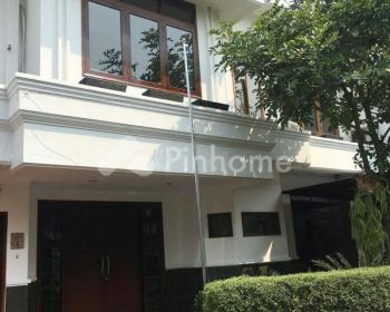 Dijual Rumah Lokasi Strategis di Anggur Residence